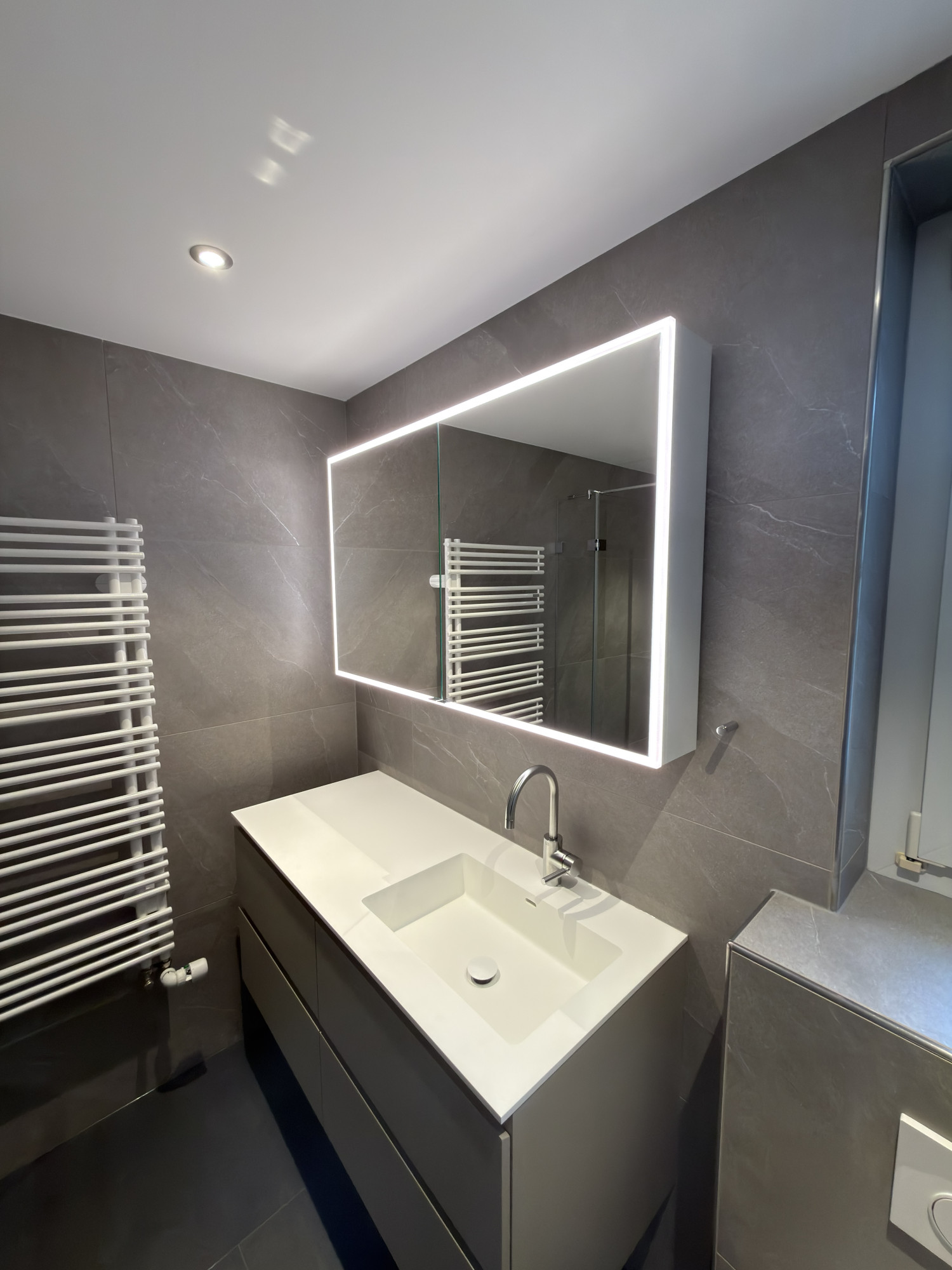 Dusche Bern moderne Fliesen Plattenlegerarbeiten